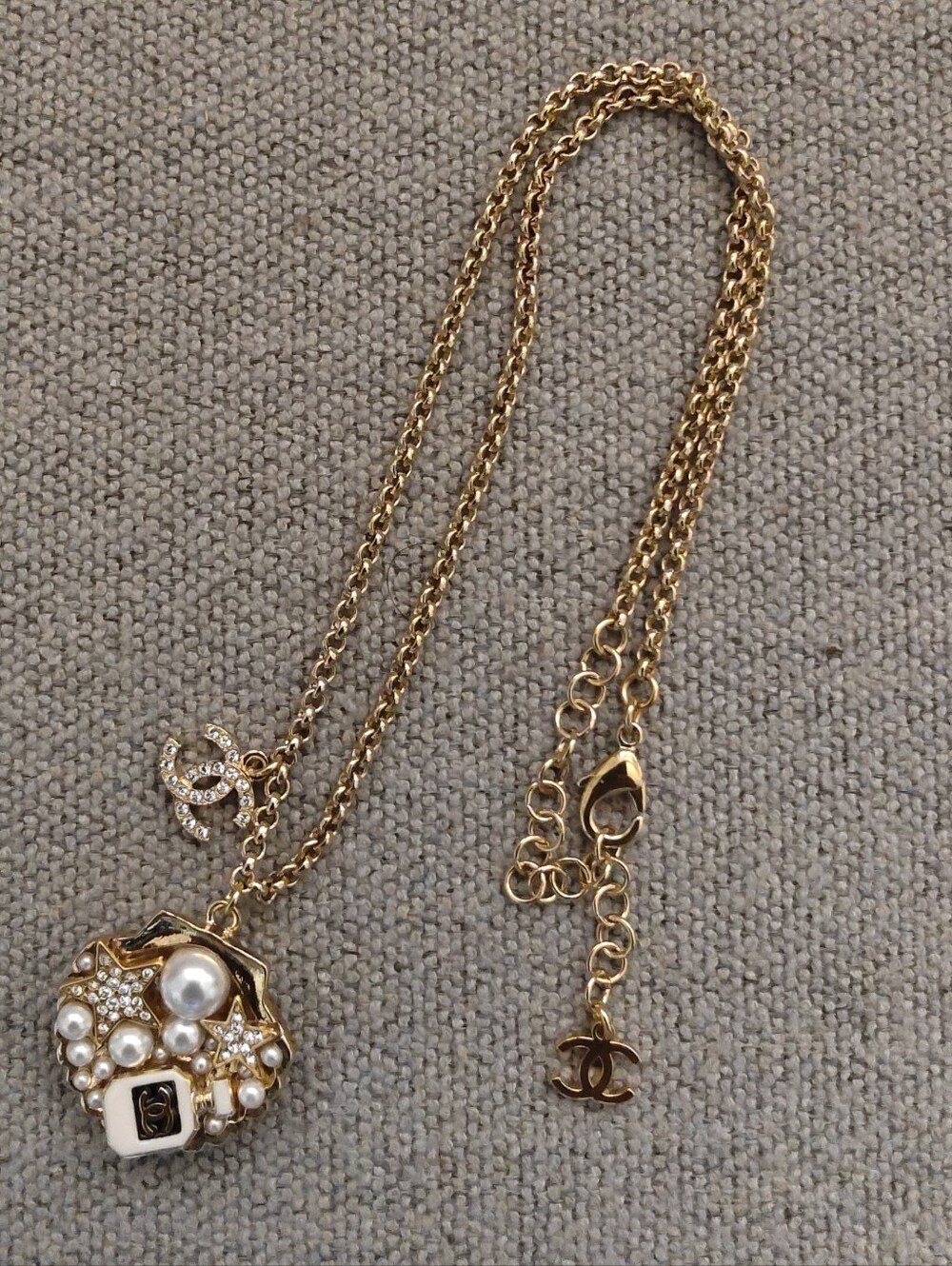Chanel Cruise No5 Seashell And Pearls Necklace